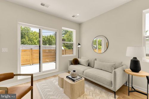 7-2606 41st St Nw, WASHINGTON, DC, 20007-1256 | Card Image