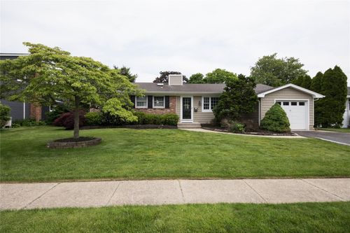 51 Regina Dr, Sayville, NY, 11782-2429 | Card Image