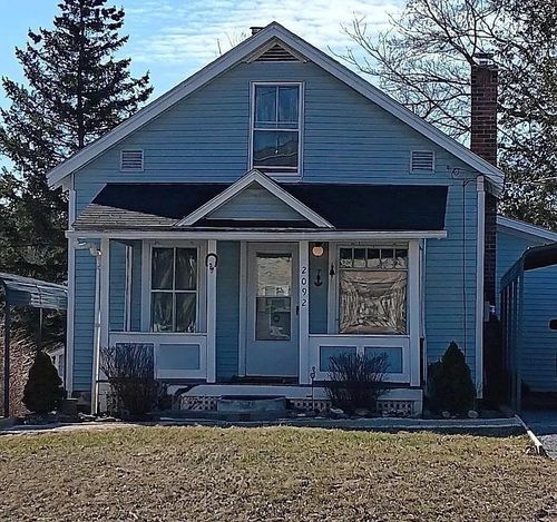 2092 N Bennington Rd, North Bennington, VT, 05257-9579 | Card Image