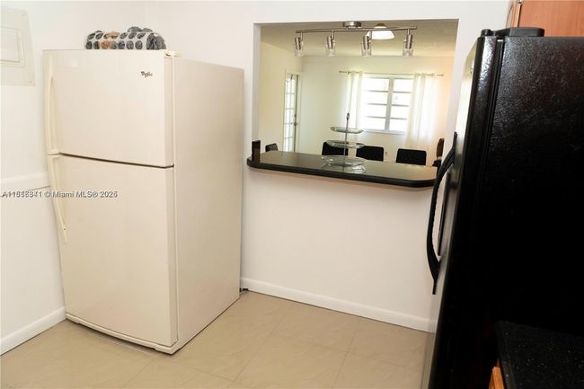 APT-23C - 5140 Sw 40 Th Ave, Condo with 2 bedrooms, 2 bathrooms and null parking in Fort Lauderdale FL | Image 6