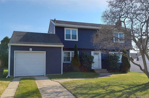 14 Bradford Road, Oyster Bay, NY, 11803 | Card Image
