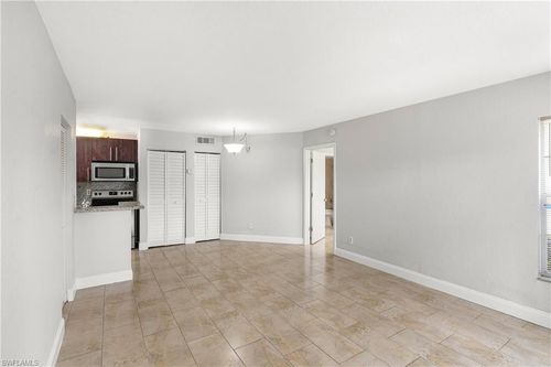 apt-16-194 Santa Clara Dr, NAPLES, FL, 34104-5442 | Card Image