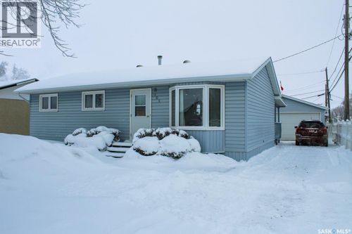 102 Osborne St, Melfort, SK, S0E1A0 | Card Image