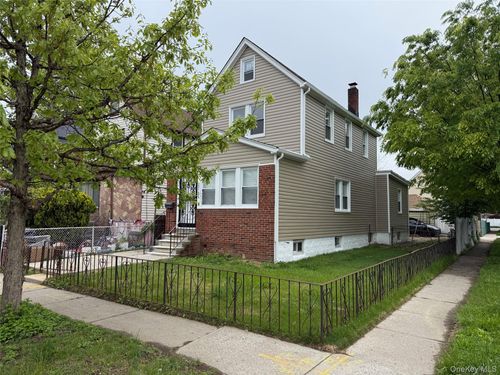 22102 114th Avenue, New York, NY, 11411 | Card Image