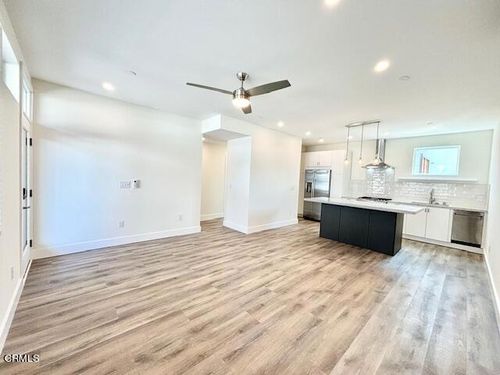 a-127 S Santa Rosa St, Ventura, CA, 93001-3475 | Card Image