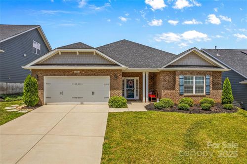 108 Fleming Dr, Statesville, NC, 28677-9802 | Card Image