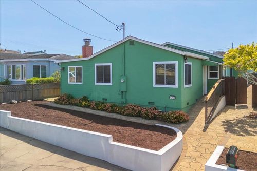 1284 Wanda Ave, Seaside, CA, 93955-5433 | Card Image