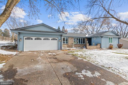 2231 Queens Dr, Woodbury, MN, 55125-1648 | Card Image