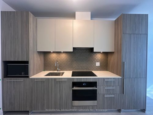 3002-65 Broadway Avenue, Toronto, ON, M4P1T9 | Card Image