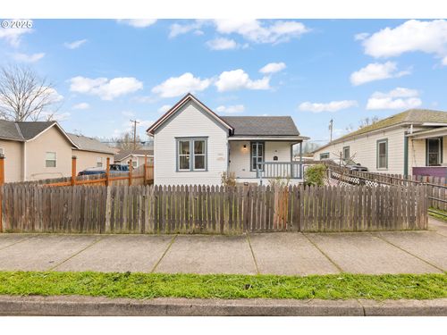 1321 Se Mill St, Roseburg, OR, 97470-4007 | Card Image