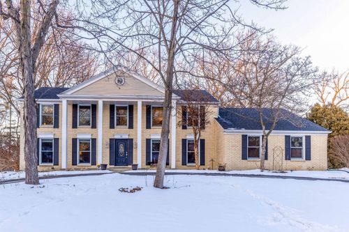 30 Regent Ln, Lincolnshire, IL, 60069-3333 | Card Image