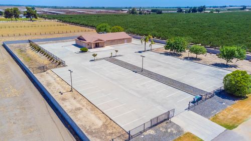 2730 W Kruger Ave, Riverdale, CA, 93656-9706 | Card Image