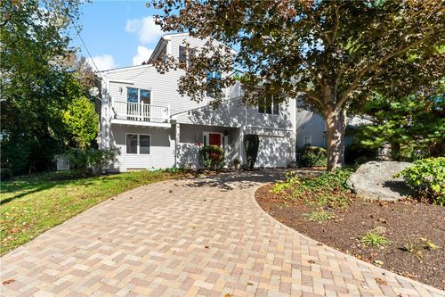 94 Spindrift St, Jamestown, RI, 02835-3039 | Card Image