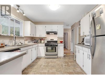 1911 Cross Rd, House other with 4 bedrooms, 2 bathrooms and null parking in Kelowna BC | Image 3