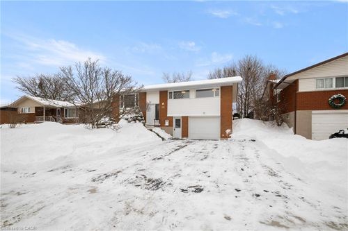 212 Winfield Ave, Waterloo, ON, N2J3M9 | Card Image