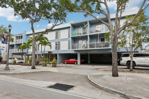 e104-1735 Ne 164th St, North Miami Beach, FL, 33162-4000 | Card Image