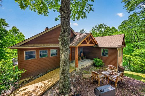 967 Scenic Trl, Gatlinburg, TN, 37738-6317 | Card Image