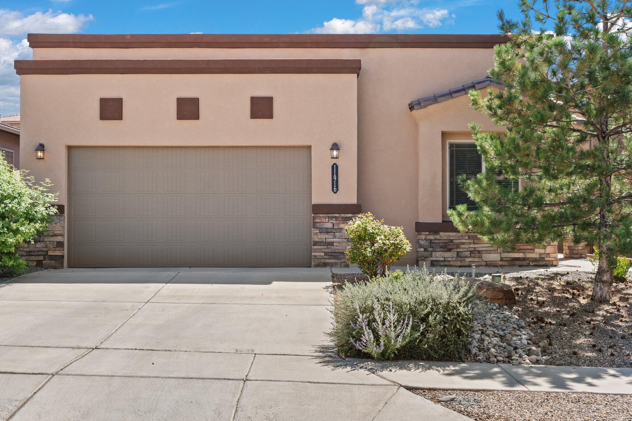 Dahlia Ave, Albuquerque, NM 87123