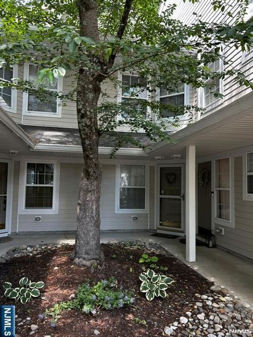 1029 Castle Rd, Mahwah, NJ, 07430-3256 | Card Image