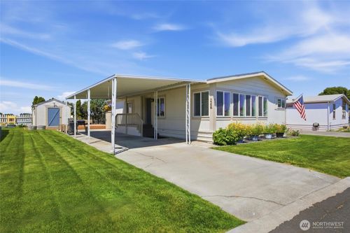 209-2240 W Broadway Ave, Moses Lake, WA, 98837-3901 | Card Image