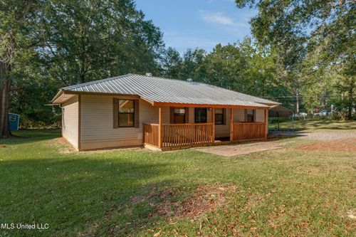 701 Jenkins St, Newton, MS, 39345-2590 | Card Image