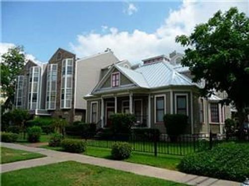 211-915 W 23rd St, Austin, TX, 78705-5045 | Card Image