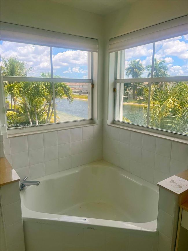 0 - 11336 Nw 47 Th Ln, House other with 4 bedrooms, 3 bathrooms and null parking in Doral FL | Image 20