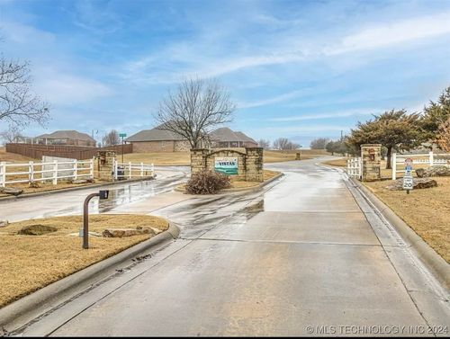 1109 S Country Club Drive, Cushing, OK, 74023 | Card Image