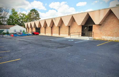 17333 W 10 Mile Rd, Southfield, MI, 48075-2901 | Card Image