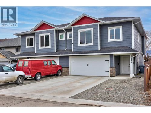1117 Laroque St, Kamloops, BC, V2B8M5 | Card Image