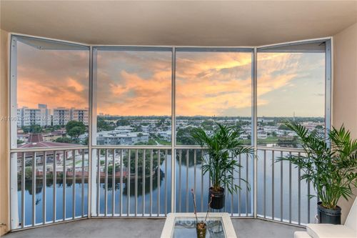 4-1750 Ne 191st St, Miami, FL, 33179-4284 | Card Image