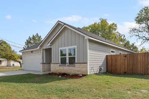 1522 Harris St, Gainesville, TX, 76240-5533 | Card Image