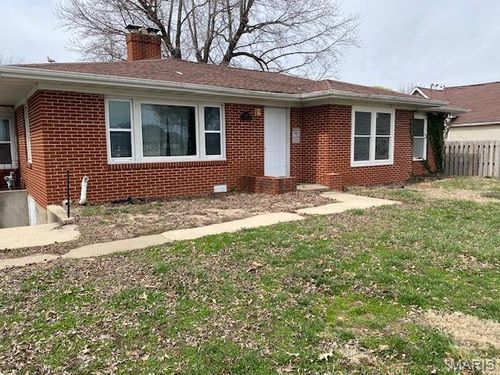 395 N Main St, Hoyleton, IL, 62803-2007 | Card Image