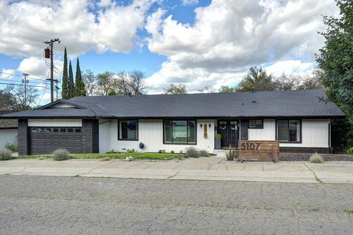 5107 Bellwood Way, Carmichael, CA, 95608 | Card Image