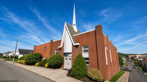 1318 N 16th St, Clarksburg, WV, 26301-1713 | Card Image