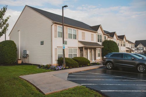 460a-460 Buttonwood Ln, YORK, PA, 17406 | Card Image