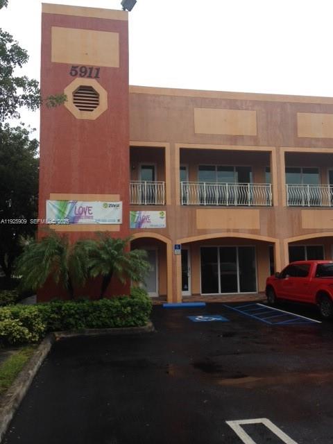 5911 Nw 173Rd Dr, Hialeah, FL 33015
