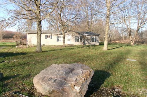104 Country Way Ln, Bethel, OH, 45106 | Card Image