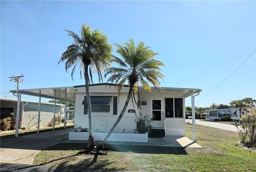 551 Freedom St, NORTH FORT MYERS, FL, 33917-2364 | Card Image