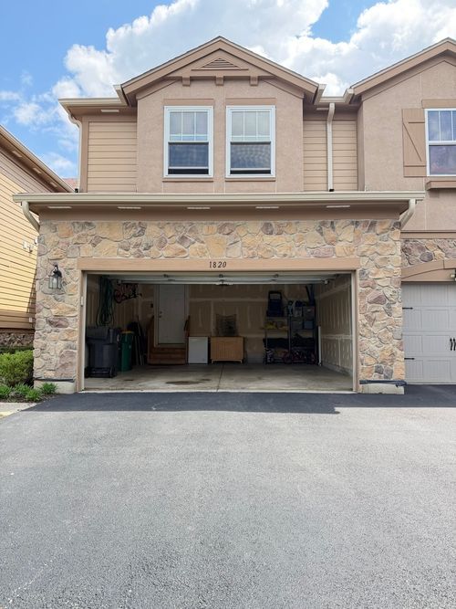 1820-1820 Crenshaw Cir, Vernon Hills, IL, 60061-1242 | Card Image