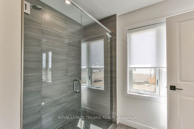 6713 Hayward Dr, House attached with 3 bedrooms, 3 bathrooms and 1 parking in London ON | Image 24