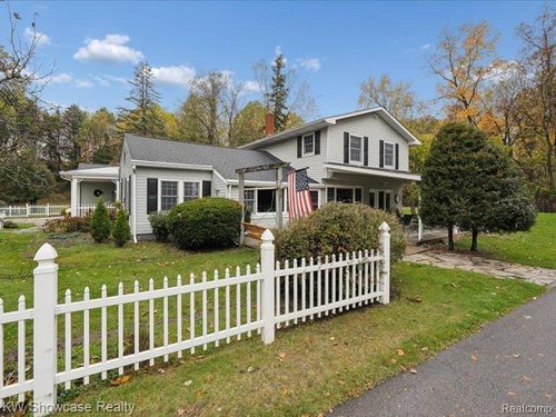 612 Sunrise Park St, Howell, MI, 48843-8596 | Card Image