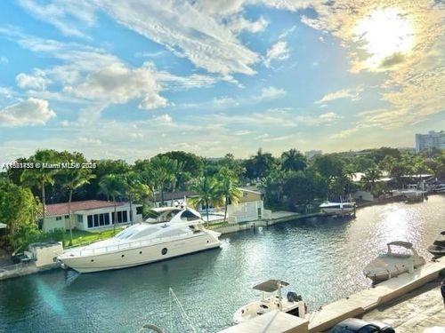 apt-407-2020 Ne 135th St, North Miami, FL, 33181-2107 | Card Image