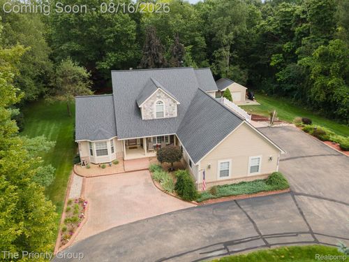 1761 Twin Lakes Blvd, Oxford, MI, 48371-5835 | Card Image
