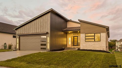 815 Courtyard Court, Ashland, NE, 68003 | Card Image