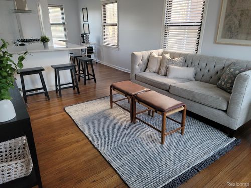 614 E 13 Mile Rd, Royal Oak, MI, 48073-2838 | Card Image