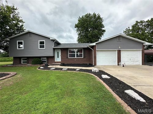 402 Thomas St, Brighton, IL, 62012-1324 | Card Image