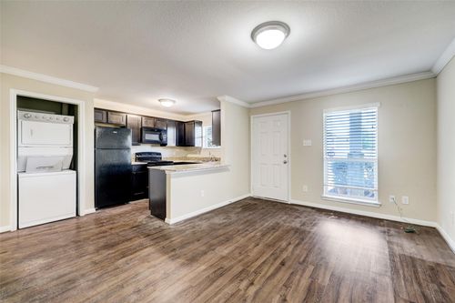 apt-86-1600 W T C Jester Blvd, Houston, TX, 77008-3256 | Card Image