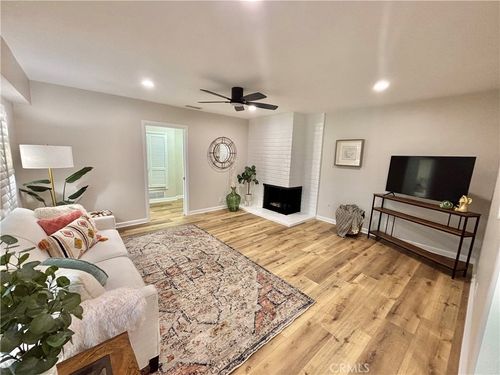 a23-1521 S Pomona Avenue, Fullerton, CA, 92832 | Card Image