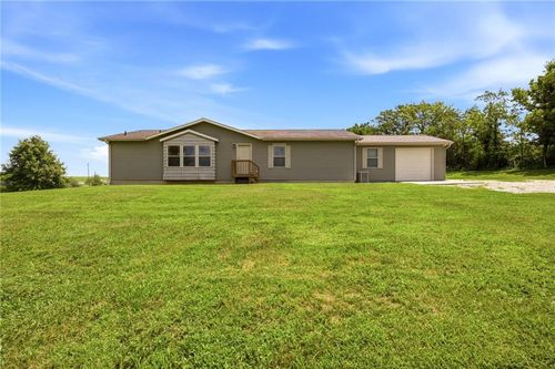 13520 S Sam Moore Rd, Lone Jack, MO, 64070-9302 | Card Image